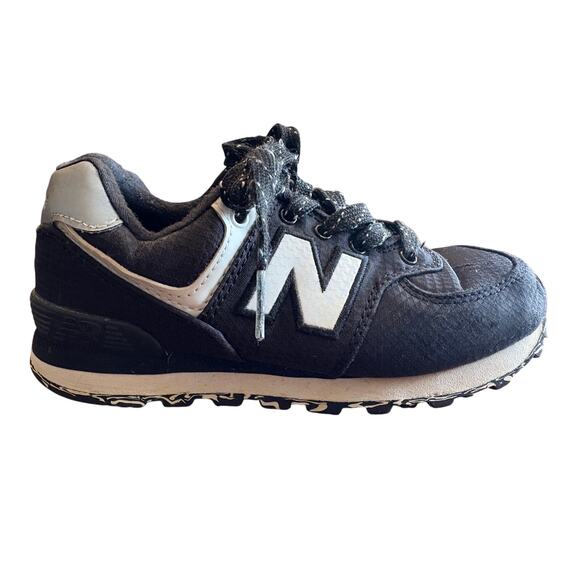 New Balance 574 Kids Size 12 - Picture 1 of 8